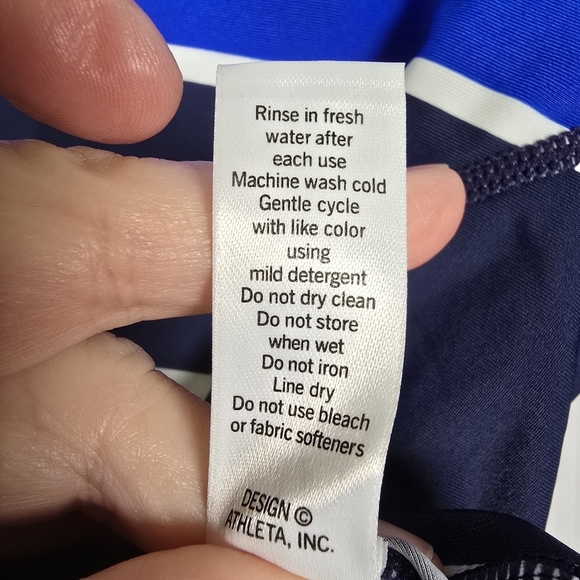NWOT ATHLETA Blue,Black &White Striped Crop Top Rashguard UPF 50+Sz M TOP ONLY - Picture 8 of 13